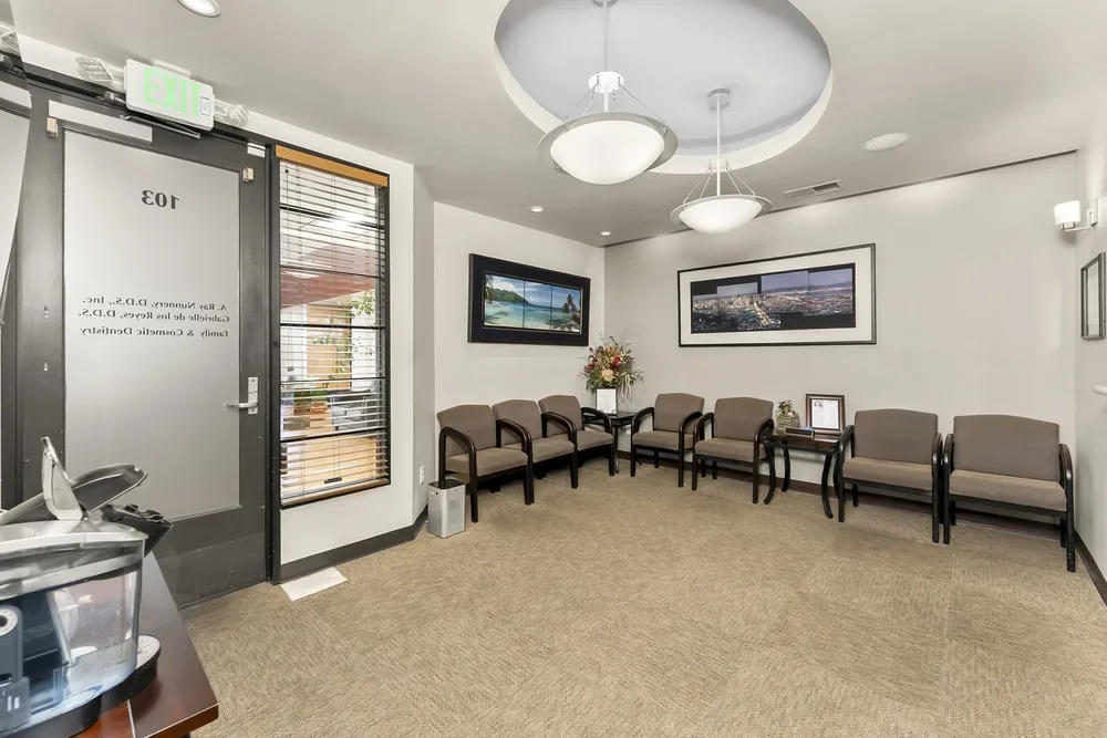 The comfortable reception area at Ray Nunnery, DDS in Walnut Creek